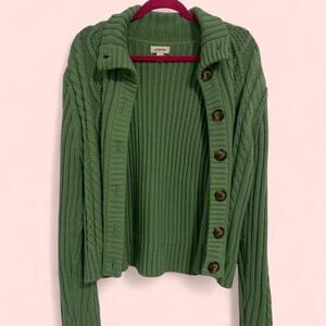 St John’s Bay Green Knit Chunky Sweater with Wooden looking button size XL